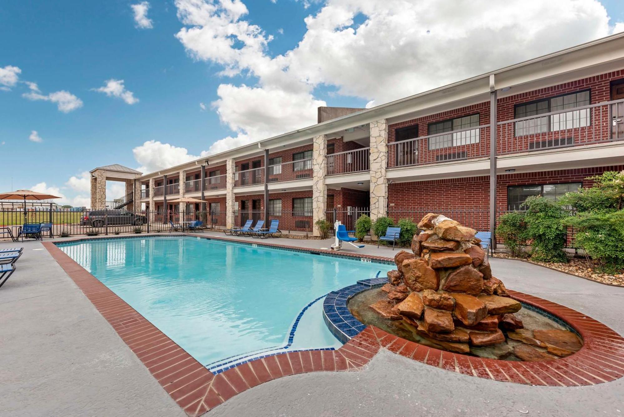 Best Western Inn Of Brenham Esterno foto